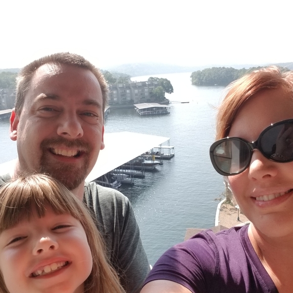 Meet your Posher, Jennifer - Picture 2 of 3